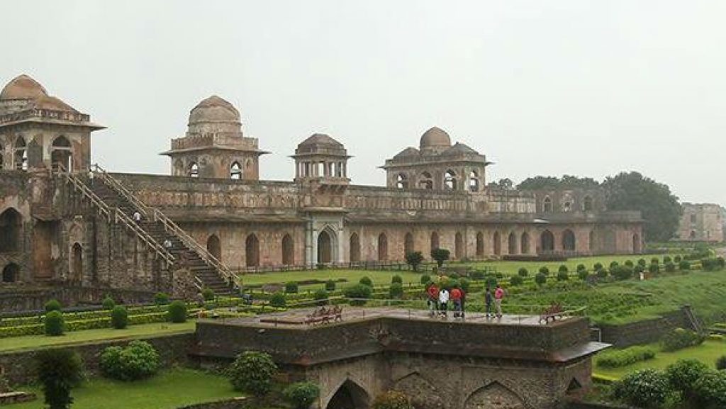 <img alt="" src="/user/pages/01.tourism/chanderi/03._gallery/2019062515-olwawrfsda9y4s30a6w8tshn08kisoegws28vewwi2.jpg?name" />
